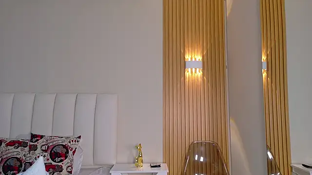 MaxiWildd live sex cam