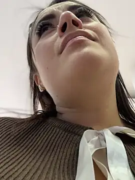 Lesly_10-'s cam snapshot