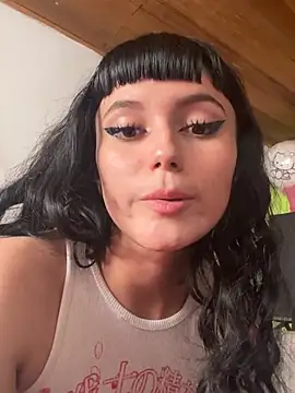 XBODTRIIPX live sex cam