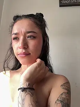 crystal_dlun's cam snapshot