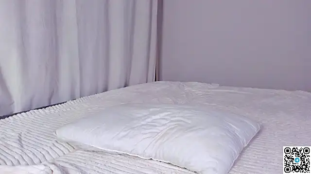 emmelieflorence's cam snapshot