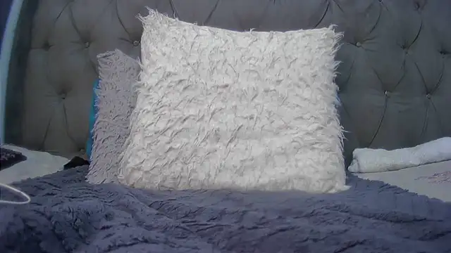 ThePeacheese's cam snapshot