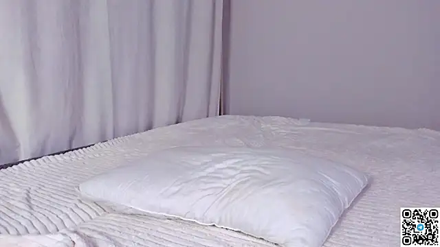 emmelieflorence live sex cam