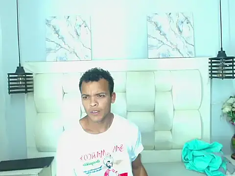 William_Lewis's cam snapshot