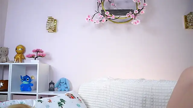 SunnivaCovil's cam snapshot