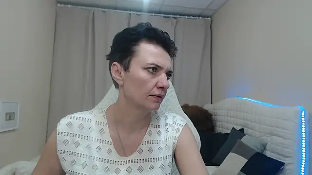 AvaSaturnian live sex cam