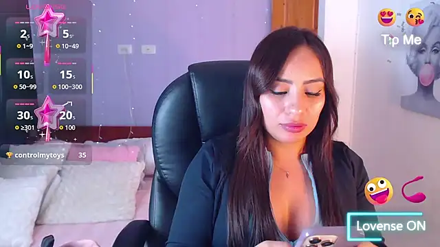 Paulina_627's cam snapshot