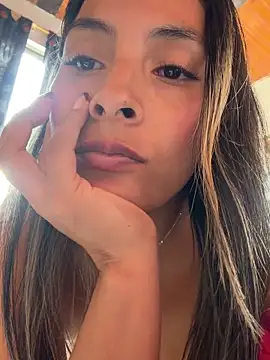 Cami_Leon2's cam snapshot