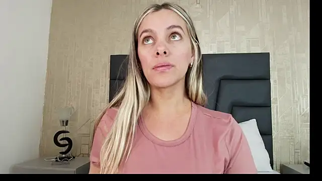 Isabella_Harley's cam snapshot