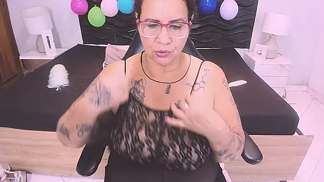 laura_riley's cam snapshot