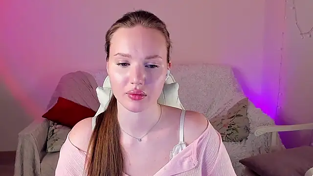 MishkaMe's cam snapshot