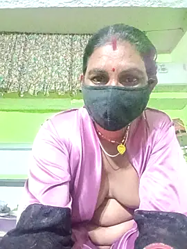 YOURFIVAA's cam snapshot