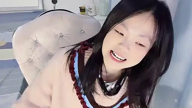 Lena-yyds's cam snapshot