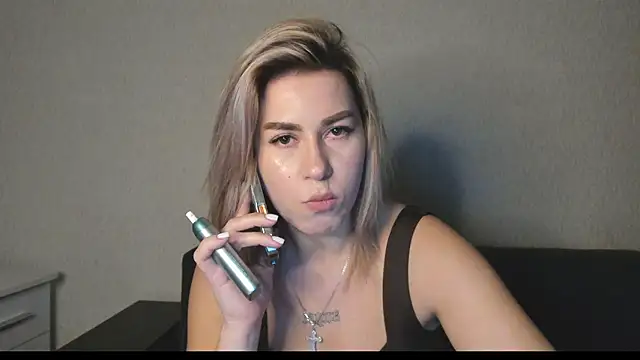 Roxi_Joy's cam snapshot