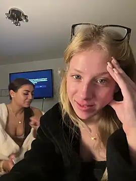 RosieLovexoxx's cam snapshot