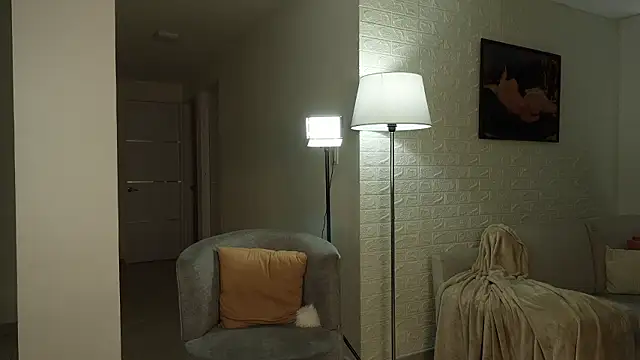 GiaFaaris live sex cam