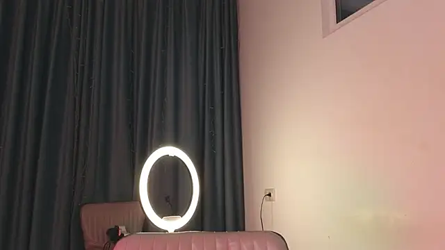 AudreyMell live sex cam