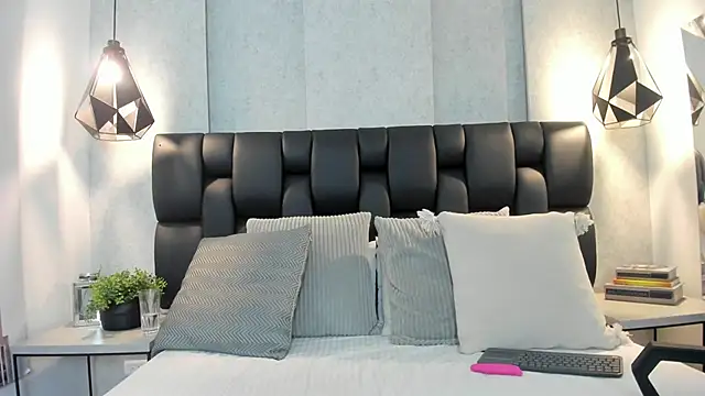 KylieCooperr_'s cam snapshot