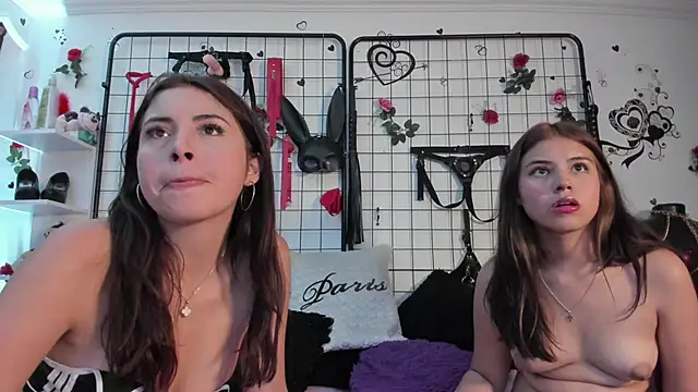 playful-girls's cam snapshot