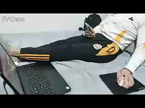 yazin19 live sex cam