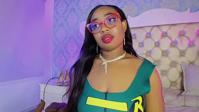 CaseyMoon's cam snapshot