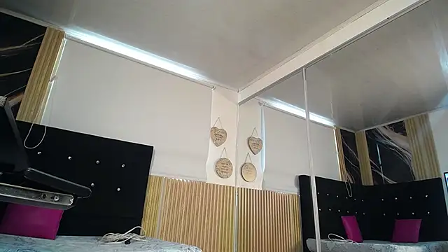 Charlotte_ebony_'s cam snapshot