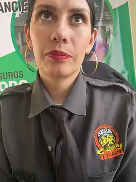 Alysson-- live sex cam