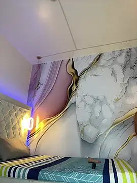 Lucy_Milf_474's cam snapshot