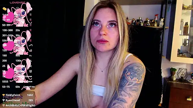 Rania_Stitch's cam snapshot