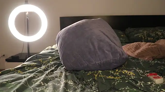 IvyKaelani's cam snapshot