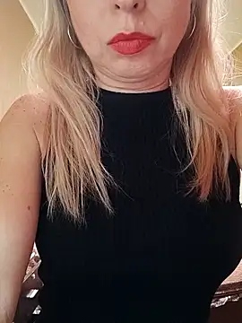 SelinaLovqx's cam snapshot