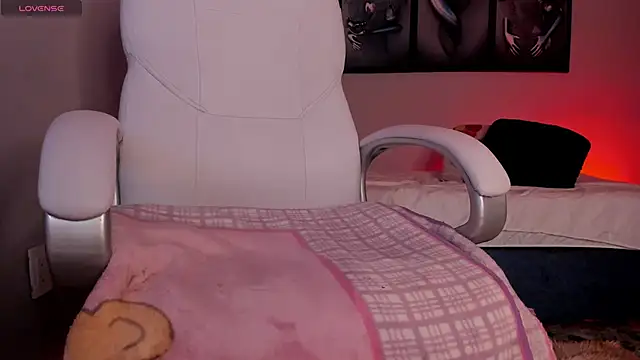 DollyWalker's cam snapshot