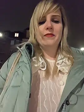 Sexybiene969's cam snapshot