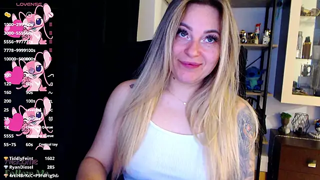 Rania_Stitch's cam snapshot