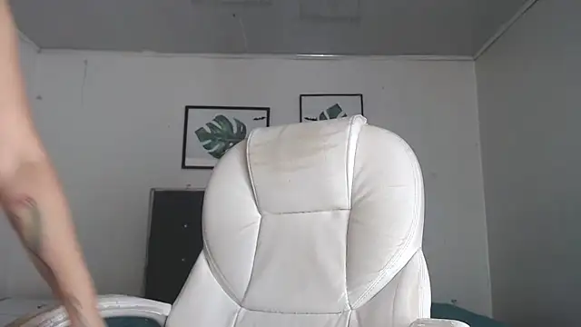 selena_yourmilf's cam snapshot