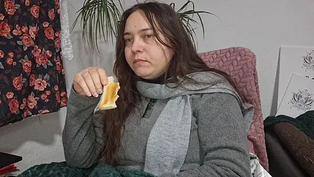 Cyndee_Winter's cam snapshot