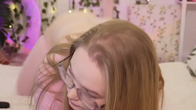 MonicaAsis's cam snapshot