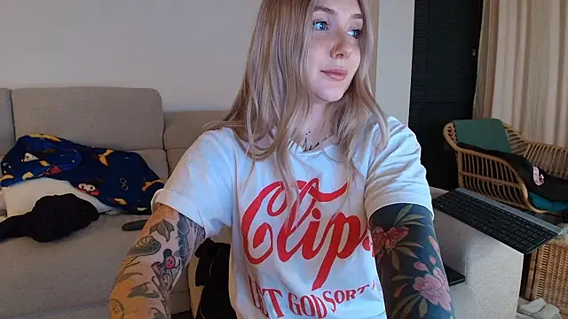 tattoobbgirl's cam snapshot