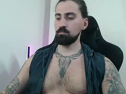 MateoHunk live sex cam