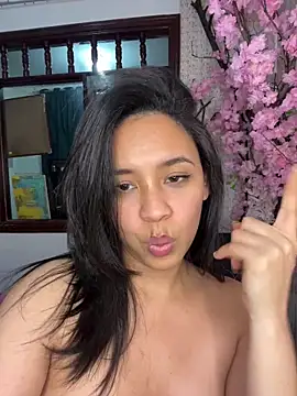 Esmerald_1111's cam snapshot