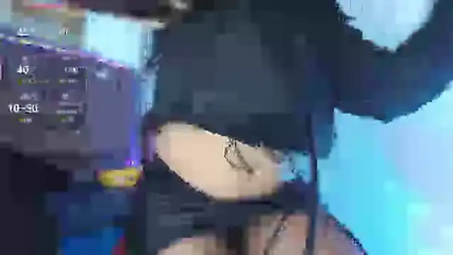 lily_jamesx's cam snapshot