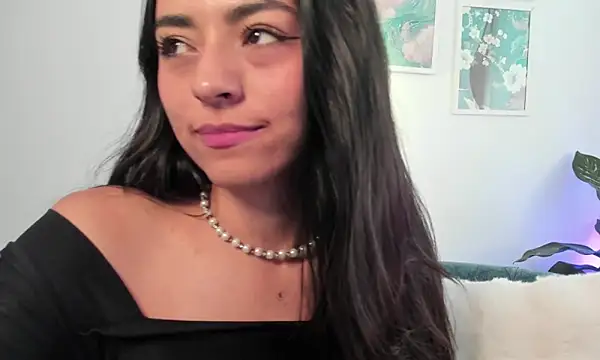 canelleGarces's cam snapshot