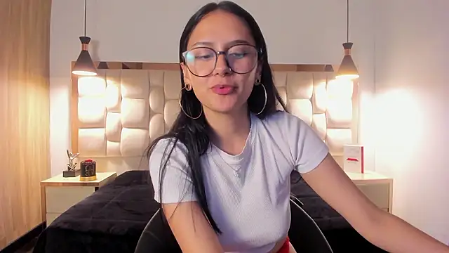 NiccolleHall's cam snapshot