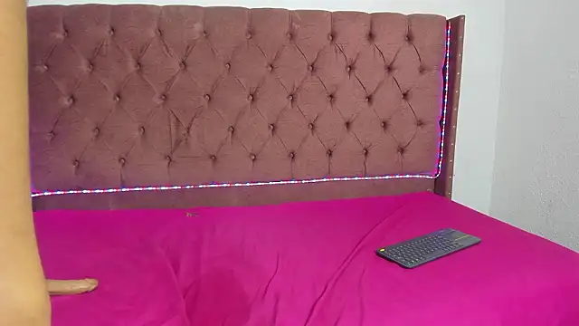 lau_hotfox's cam snapshot