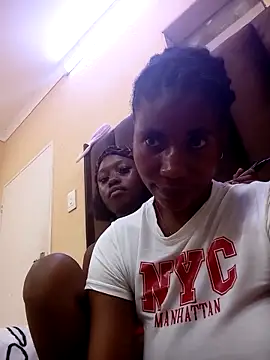 sexy-petitexx's cam snapshot