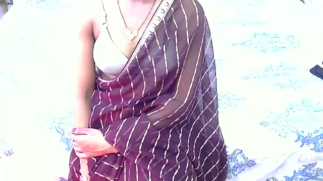 Lovelyy-couple's cam snapshot