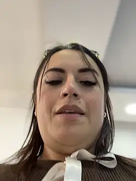 Lesly_10-'s cam snapshot