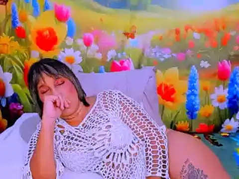 indianroxy's cam snapshot