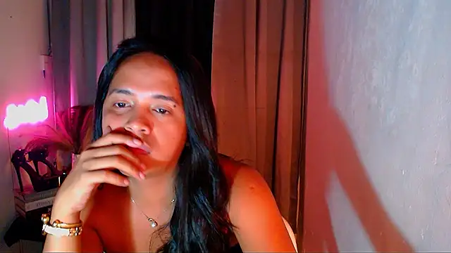 Lorainnelustts live sex cam