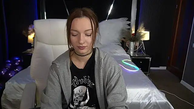 FoxyMayy's cam snapshot